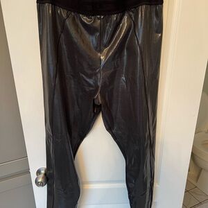 PINK Victoria's Secret Shiny Black Leggings